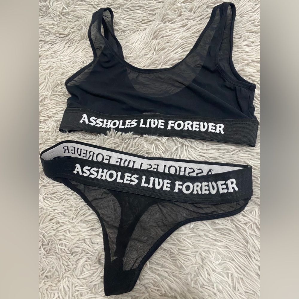 Assholes live forever set